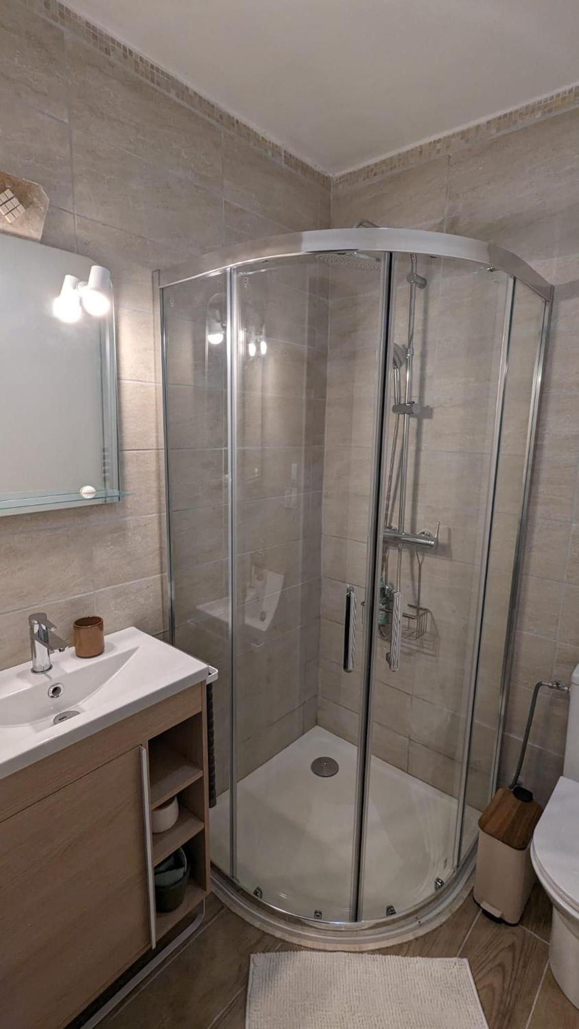Cosy Neuf Calme -parking Terrasse Privee Piscine 5mn Gare Tgv Aix Et Za Aix La Duranne 15 Mn Aeroport Marseille Apartment Cabries