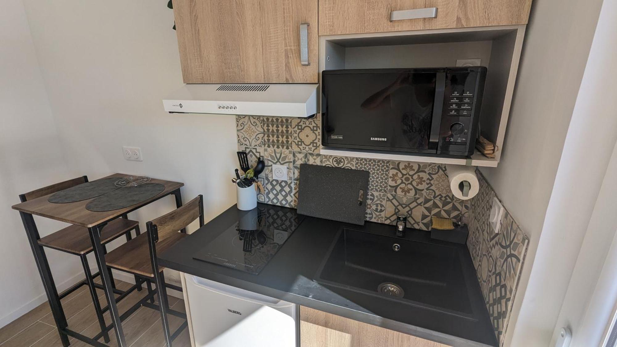 Cosy Neuf Calme -parking Terrasse Privee Piscine 5mn Gare Tgv Aix Et Za Aix La Duranne 15 Mn Aeroport Marseille *