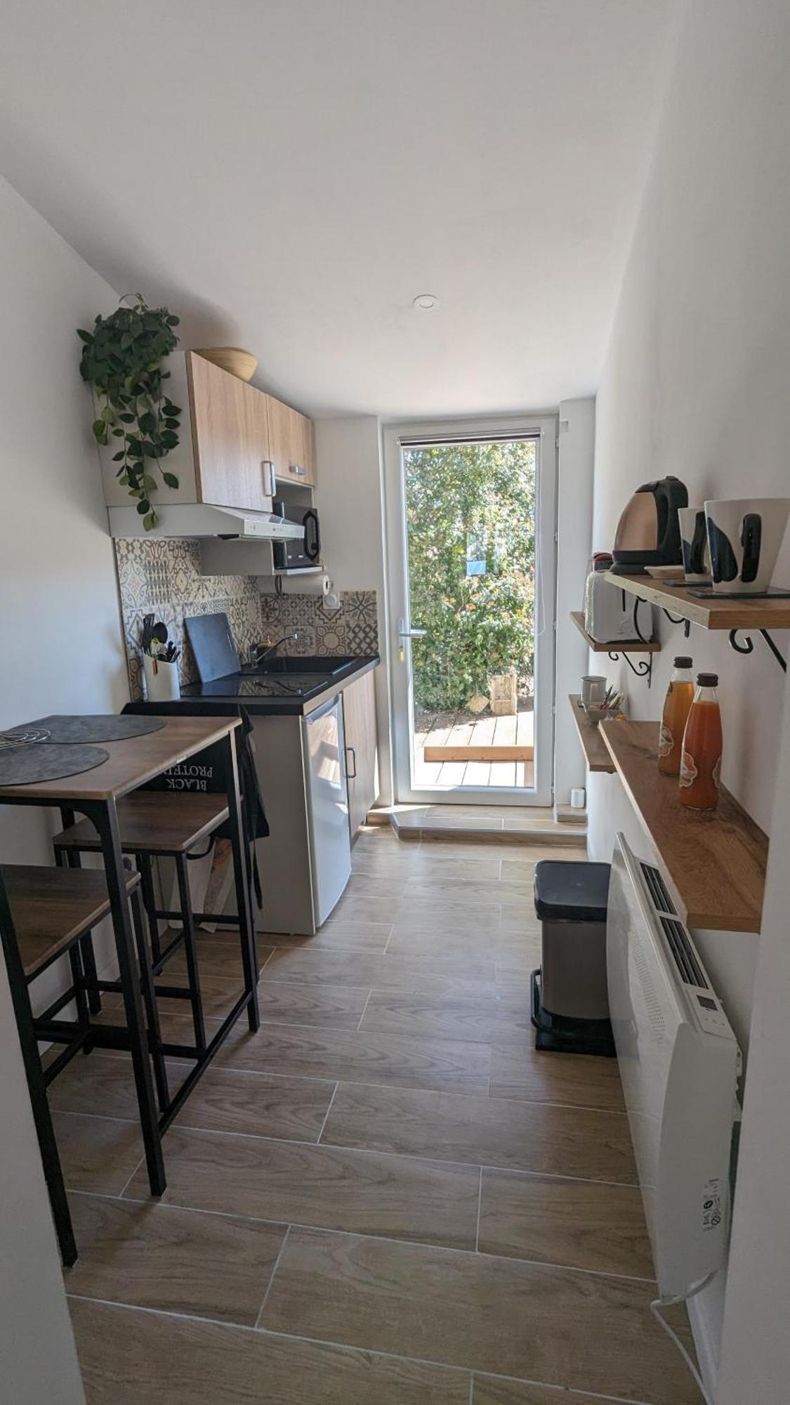 Cosy Neuf Calme -parking Terrasse Privee Piscine 5mn Gare Tgv Aix Et Za Aix La Duranne 15 Mn Aeroport Marseille Apartment *